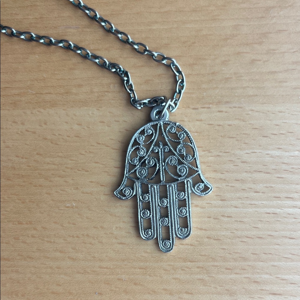 Elegant Silver Hamsa Pendant Necklace